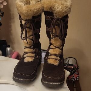 Women's Brown Fur-Lined Boots